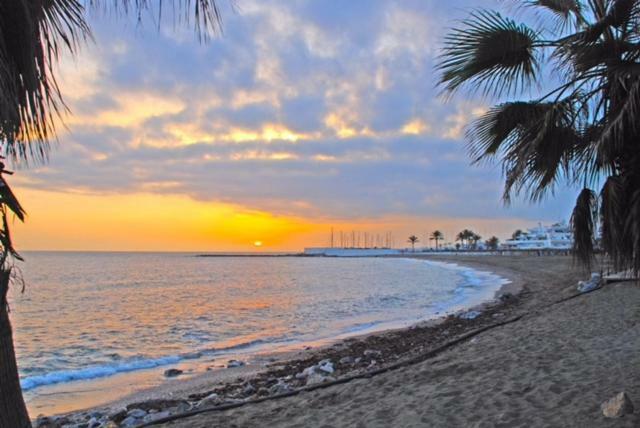 Apartamento Marina Suite Benalmadena Bagian luar foto